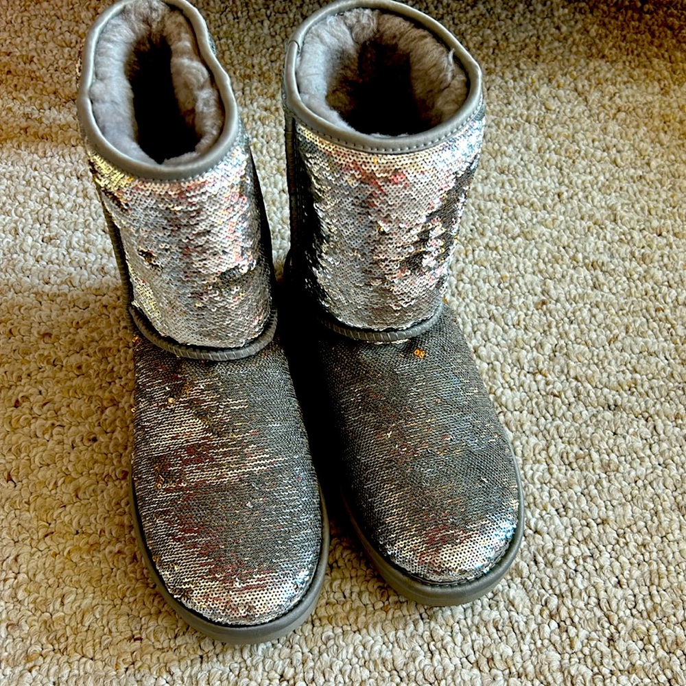 UGG cosmos sequin boots size 8